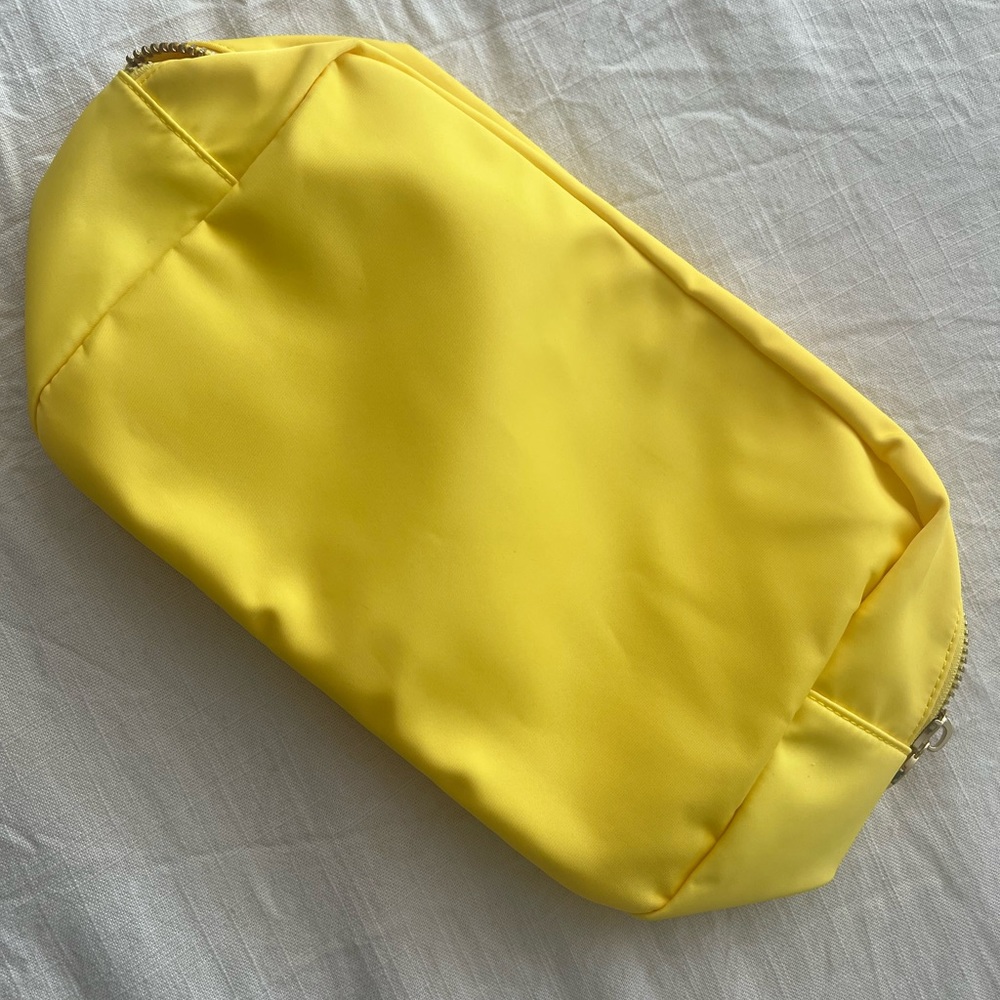 EUC Lemon Large Pouch Stoney Clover Lane